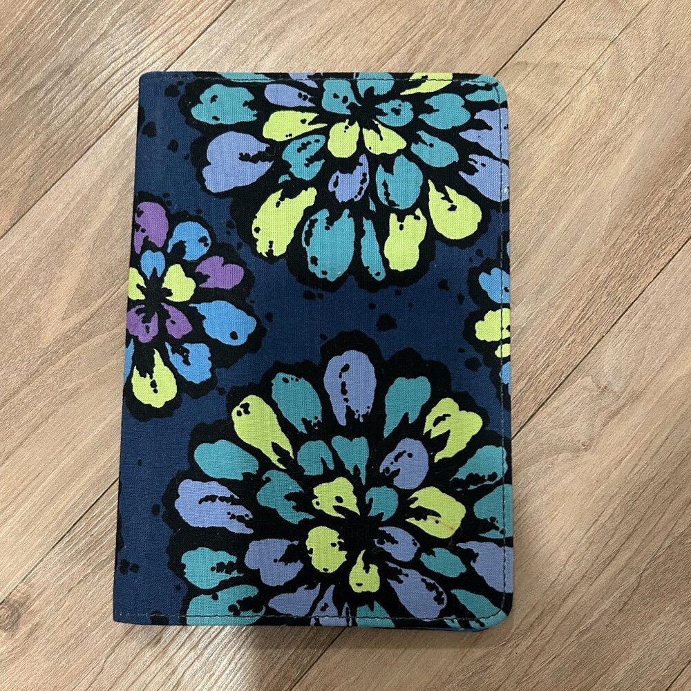 VERA BRADLEY Indigo Pop iPad/media case (5.5" x 8")